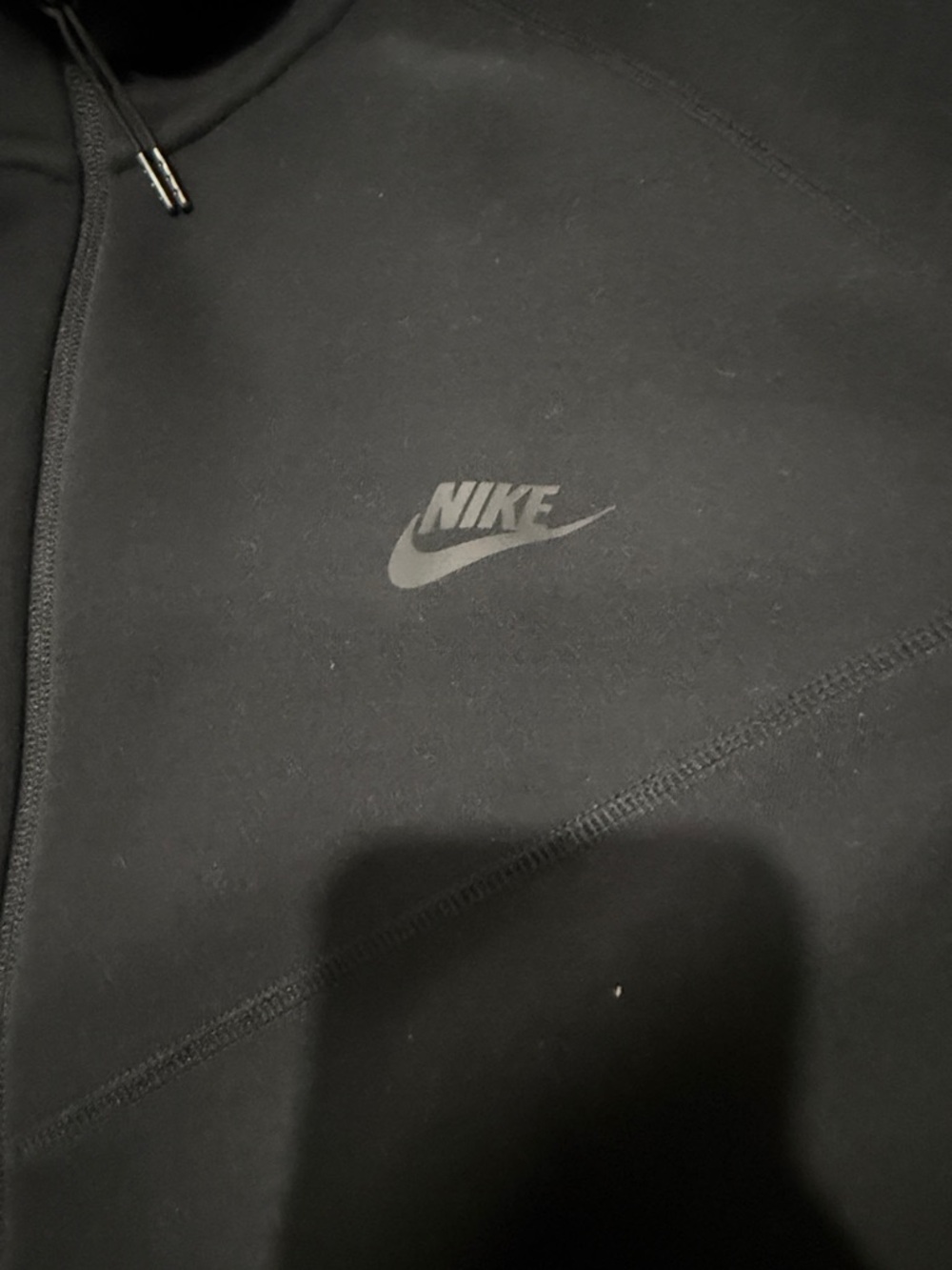 Nike Tech Fleece - Picture 3 of 4